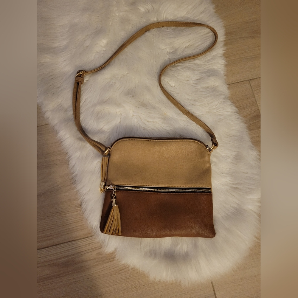 Cross body adjustable purse